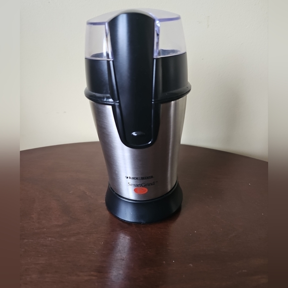 Black‎ & Decker SmartGrind Coffee Grinder Stainless CBG100S Black And Silver